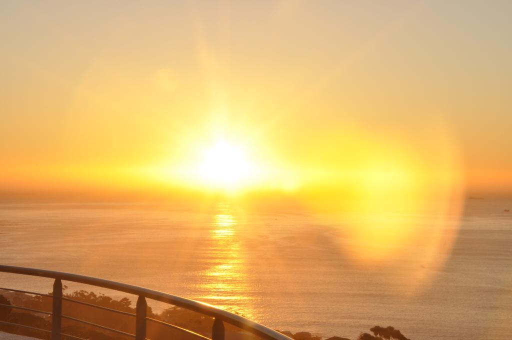 Bay Reflections Camps Bay Luxury Serviced Apartments 케이프타운 객실 사진